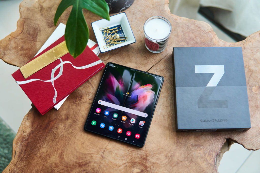 Two-minute review: Unboxing the new Samsung Galaxy Z Fold3