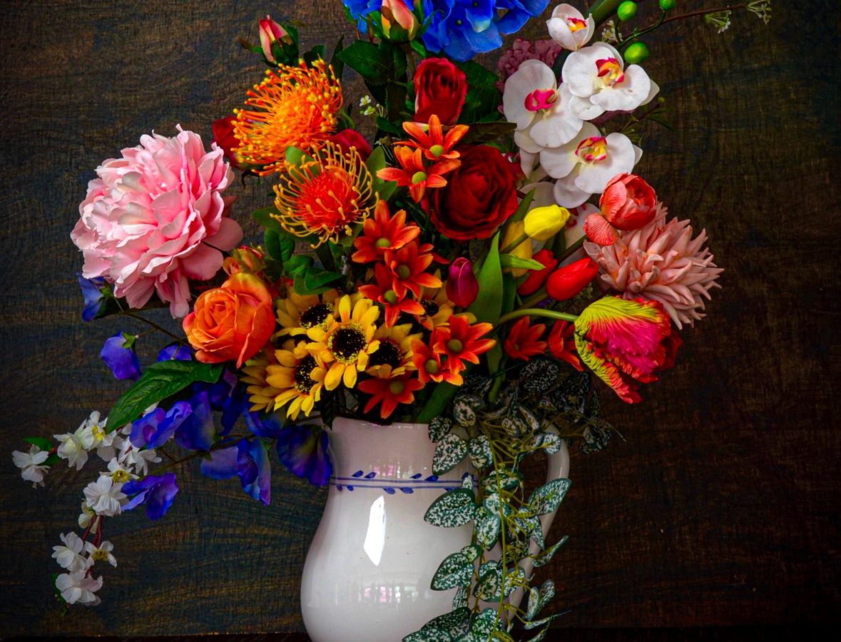 This weekend, beautify your home with floral arrangements – here’s how