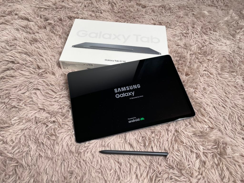 Two-minute review: Unboxing the new Samsung Galaxy Tab S7 FE