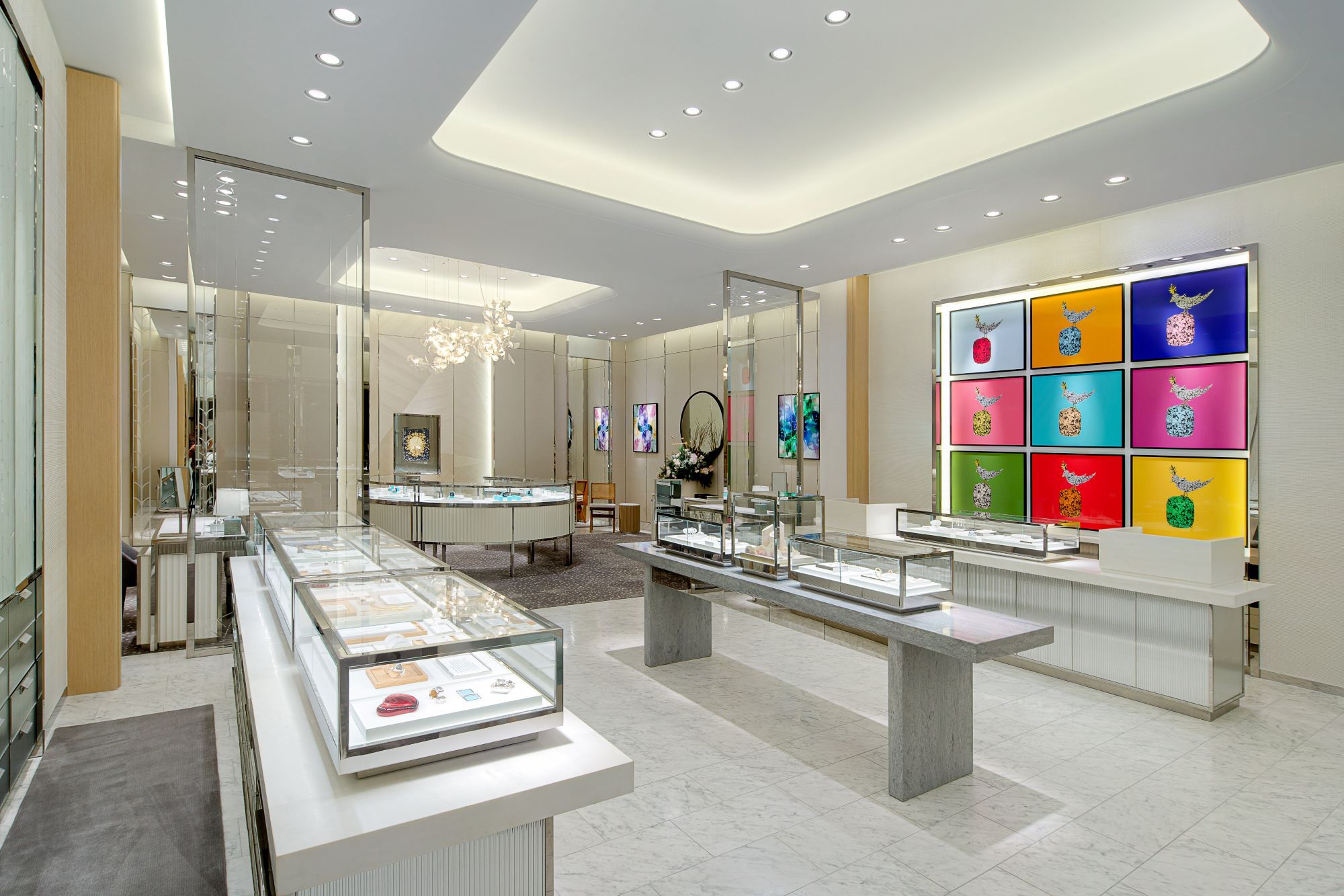 Louis Vuitton unveils a watches and jewellery pop up in Dubai Mall