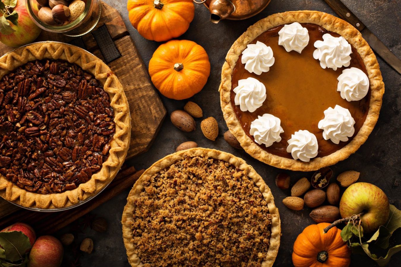 Make your guests happy with these delicious pies to bake at home for the holidays