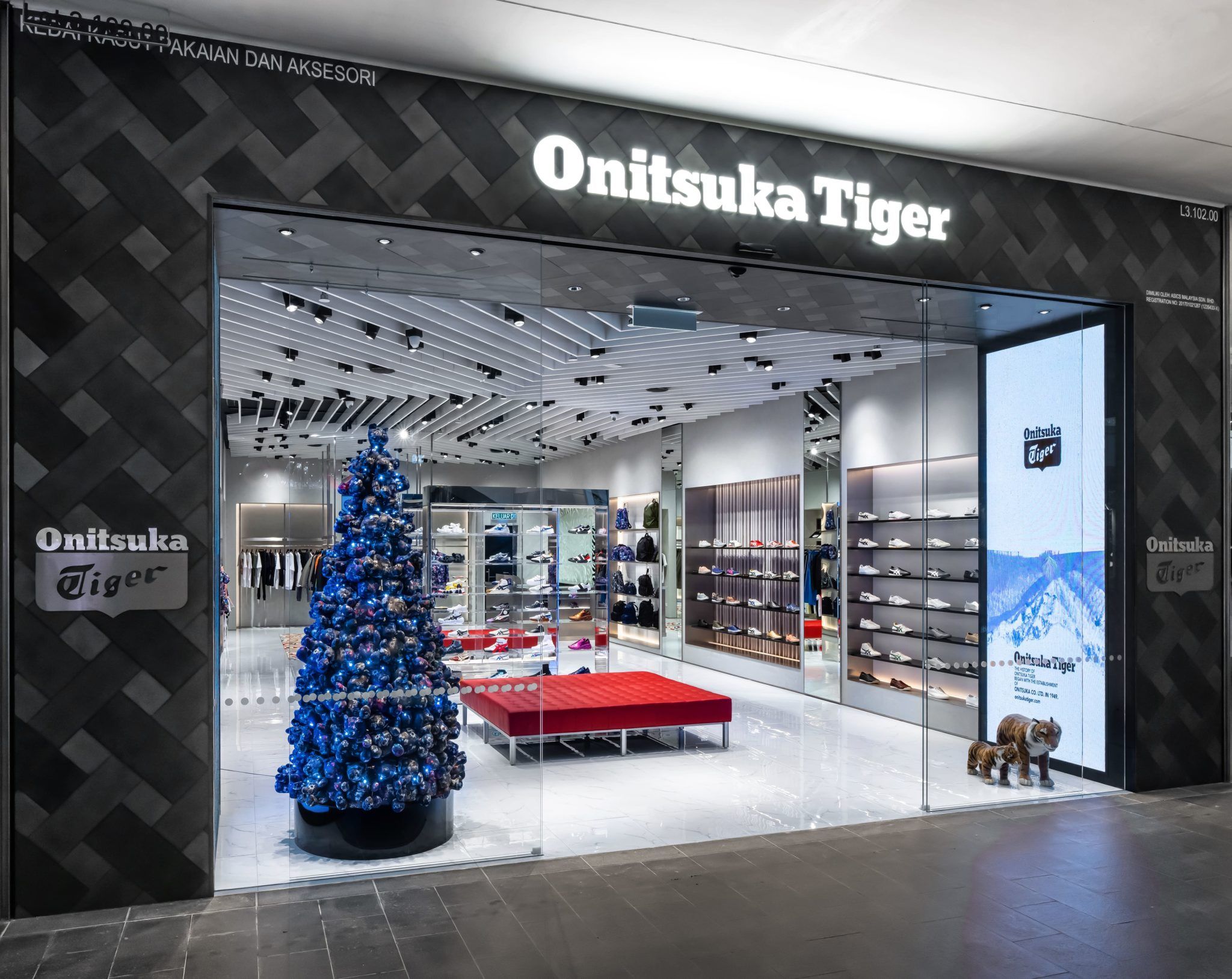 onitsuka tiger pavilion floor