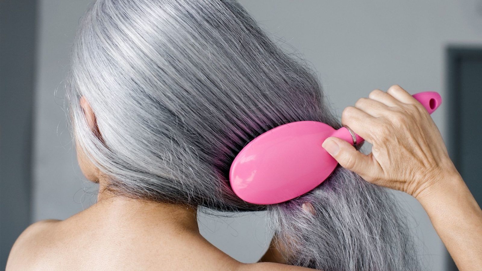 How to brush your hair the right way, according to stylists
