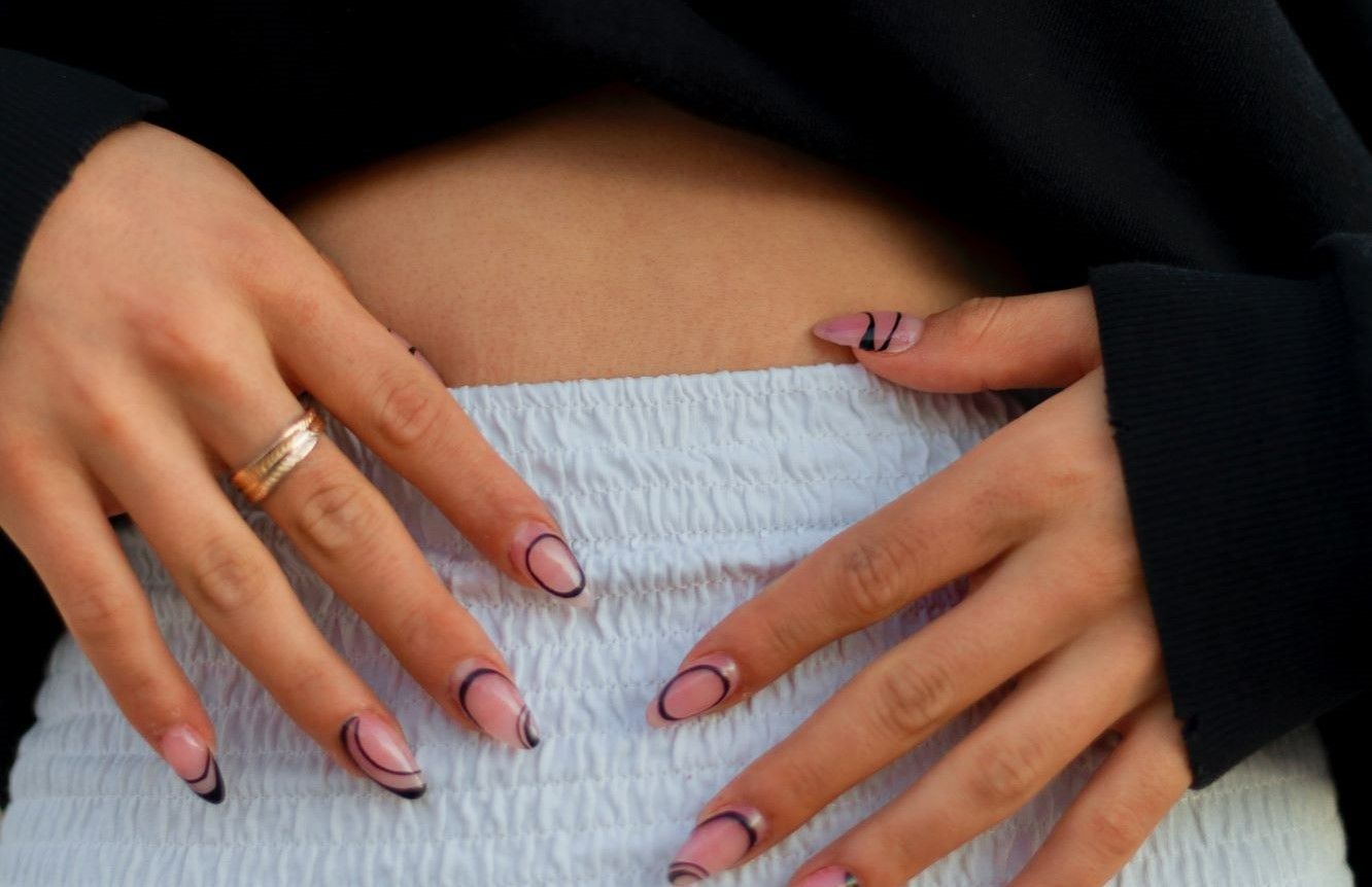It’s time to dazzle your nails with these French manicure ideas