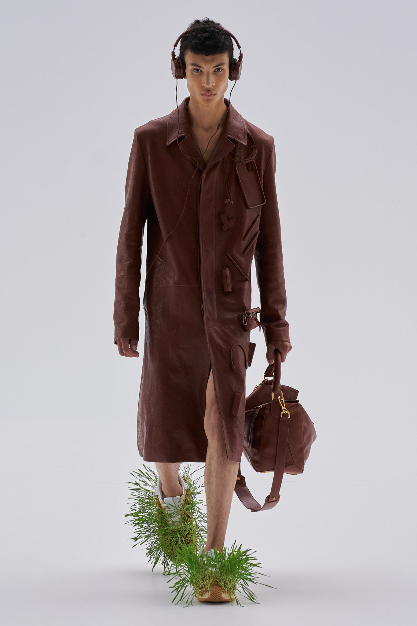 9 best looks: Loewe Men's Spring/Summer 2023 is an organic experience