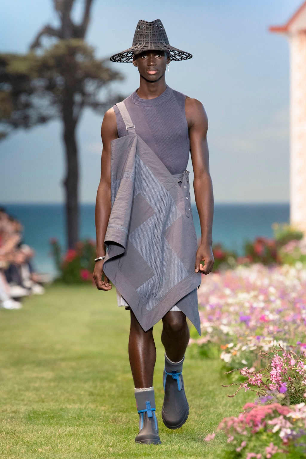 9 best looks Dior Men Summer 2023 brings you into an enchanted garden