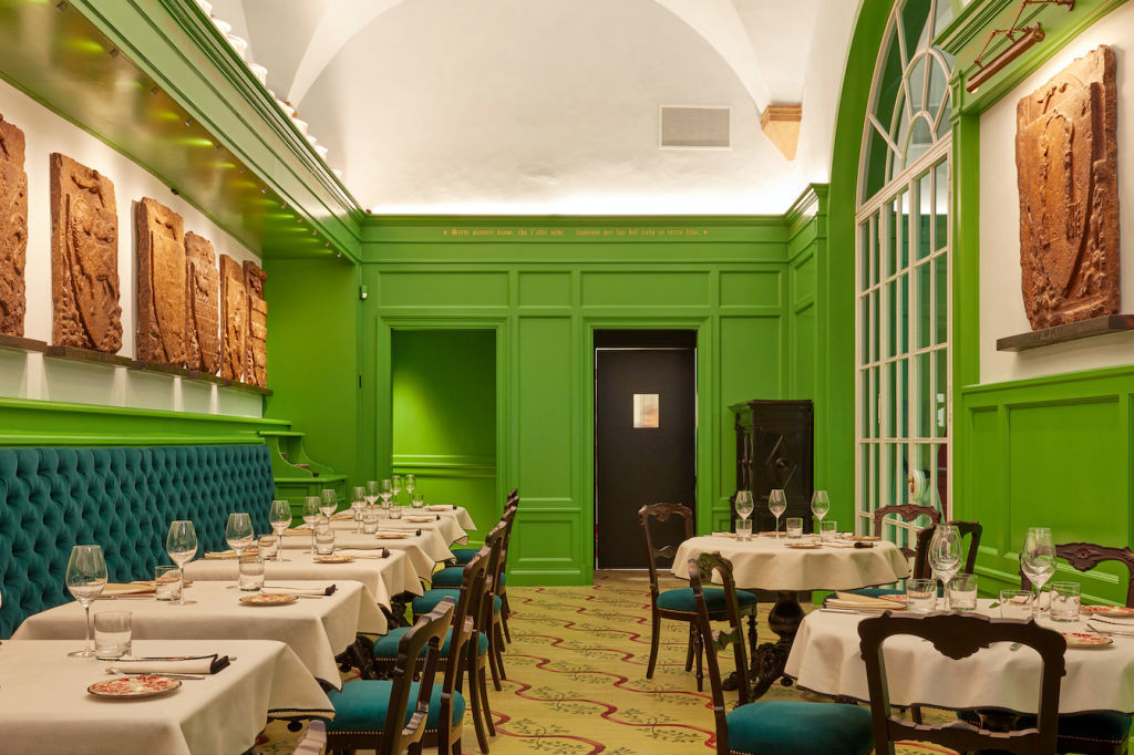 fashion restaurants gucci