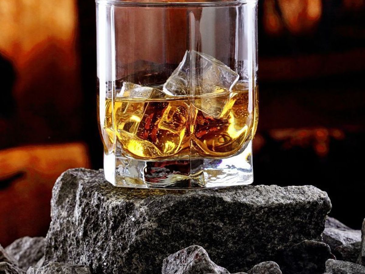 The Difference Between Single Malt And Blended Scotch