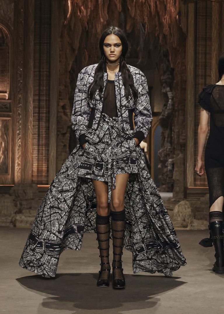 9 best looks Dior Spring/Summer 2023 show at Paris Fashion Week(02)