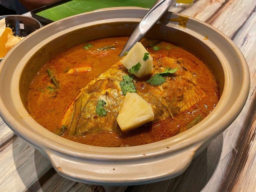 7 popular spots in Singapore for the best fish head curry