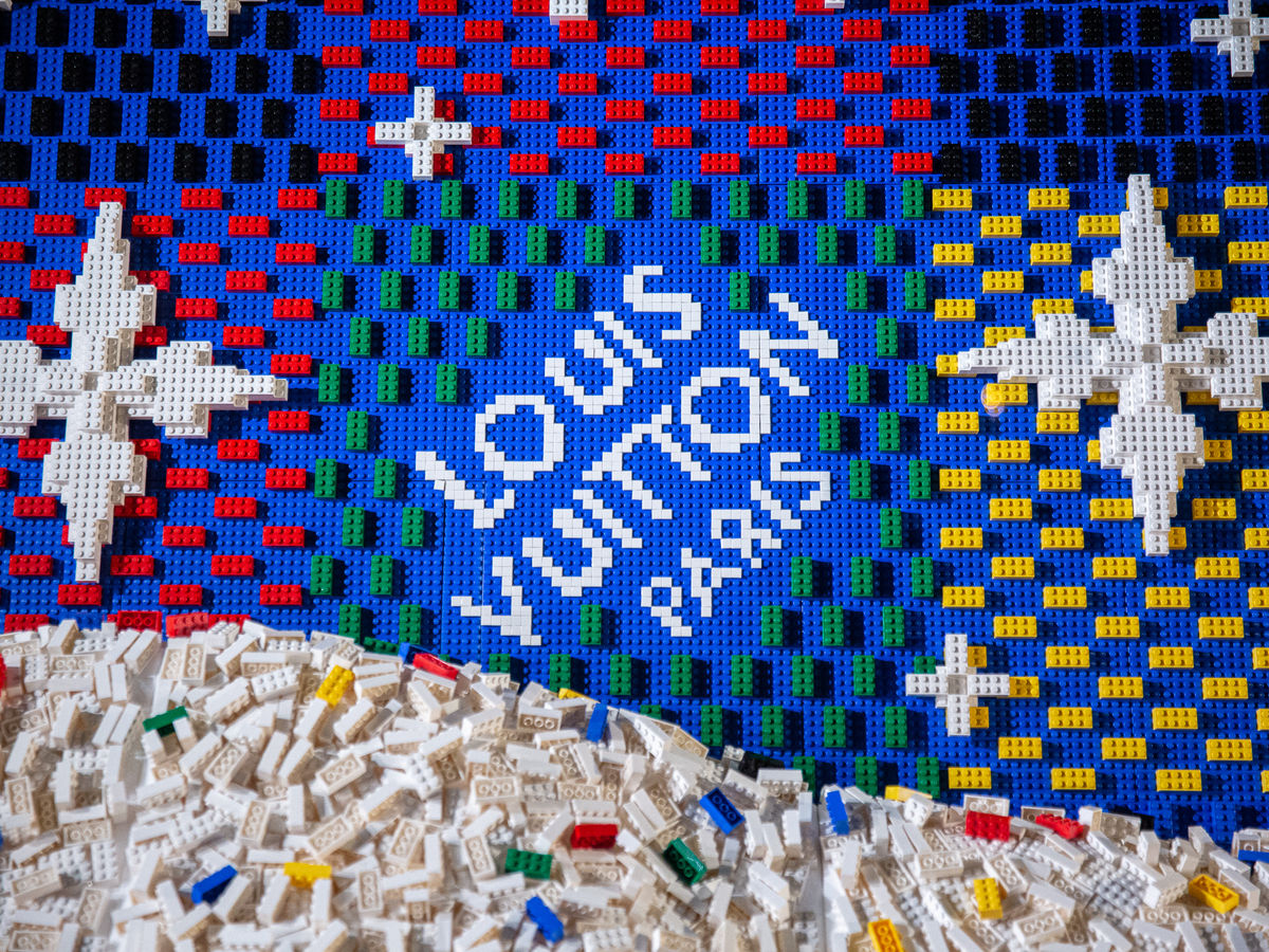 🎄 2022 Louis Vuitton & Lego Christmas Display Collaboration in Vancouver &  New York 