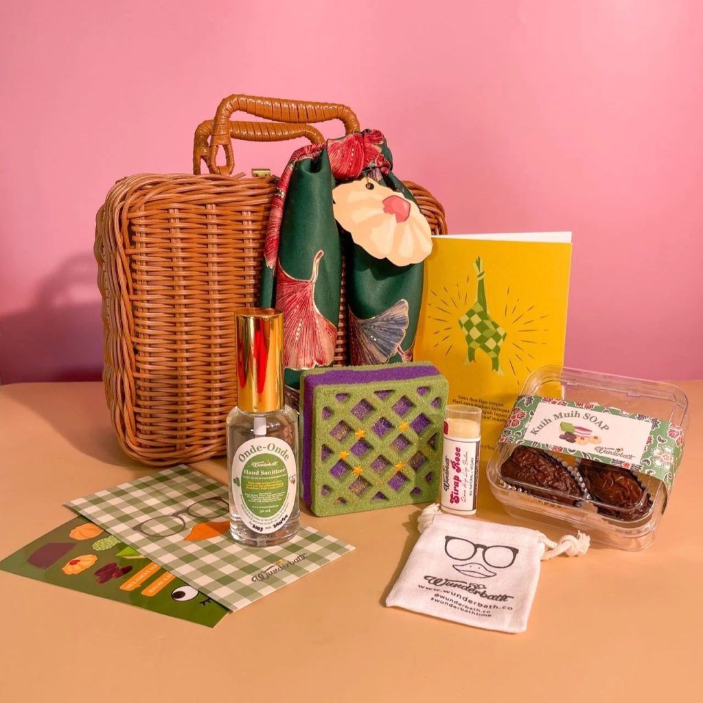 Hari Raya 2023: Surprise your loved ones with these festive gift boxes
