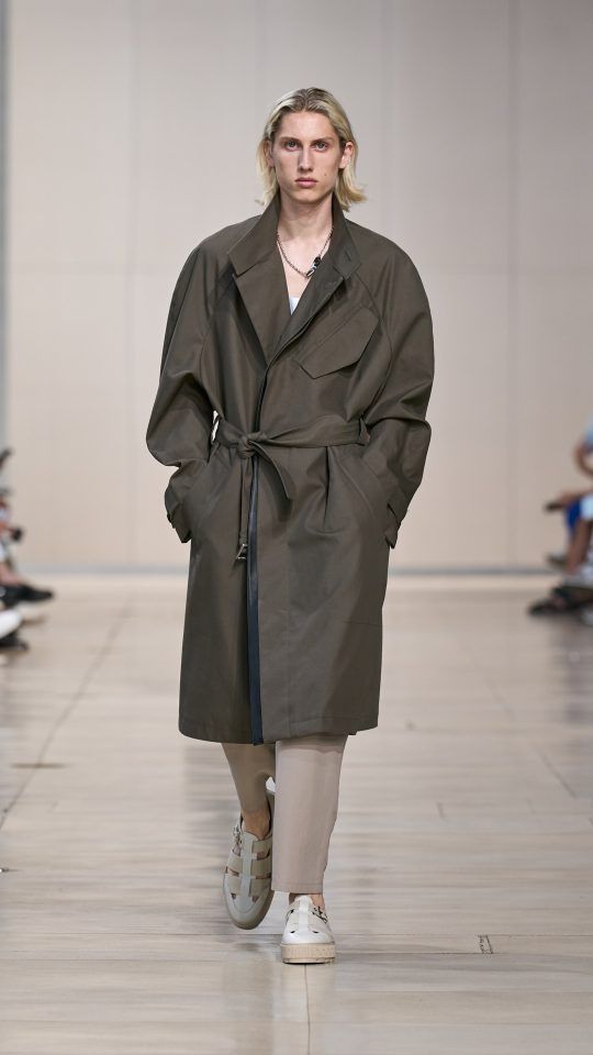 Hermès taps into its tender strength for a breezy Summer 2024 menswear ...