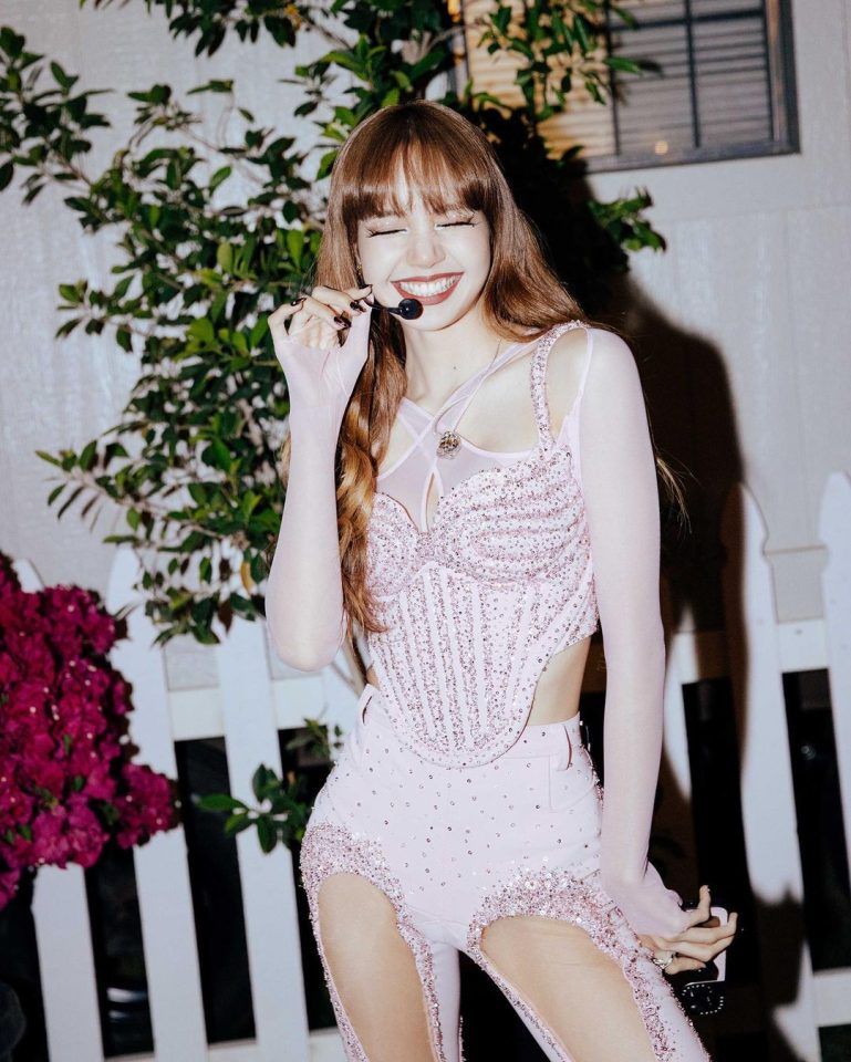 How Old Is Lisa Rapper 12-year-old Lisa from BLACKPINK stuns in music video from 14 years ago