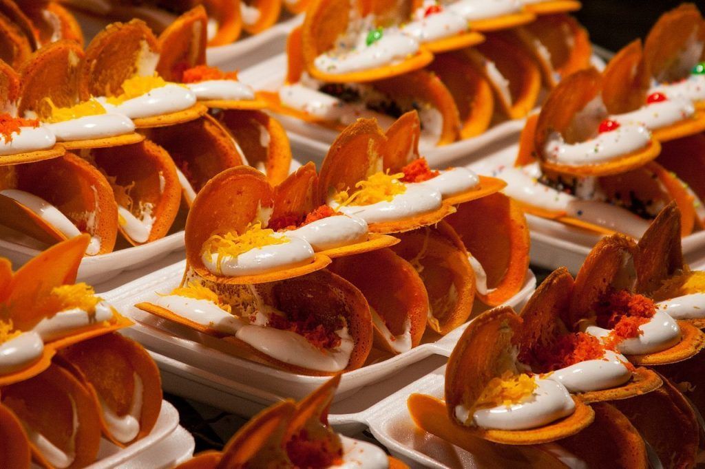 9 most famous Thai street food snacks to try on your next Bangkok trip
