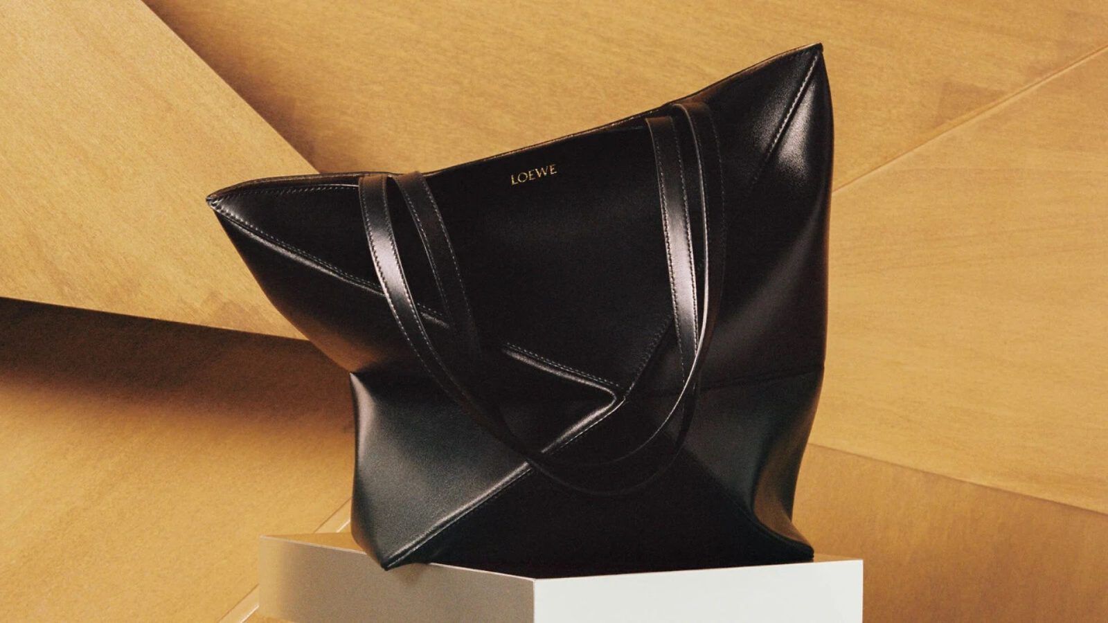 Hammock Small Leather Shoulder Bag in Beige - Loewe