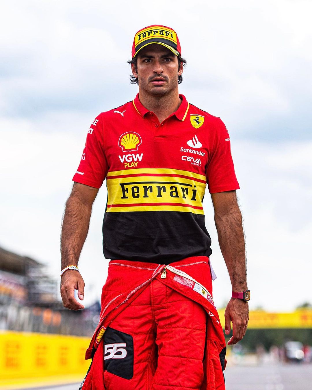 Carlos Sainz Jr net worth