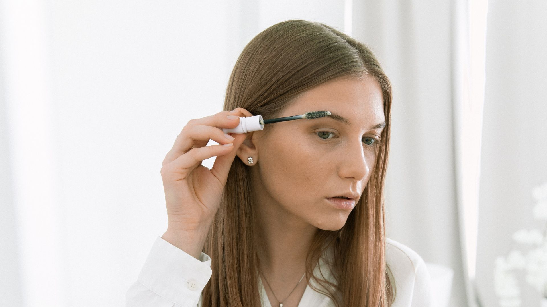 eyebrow definer