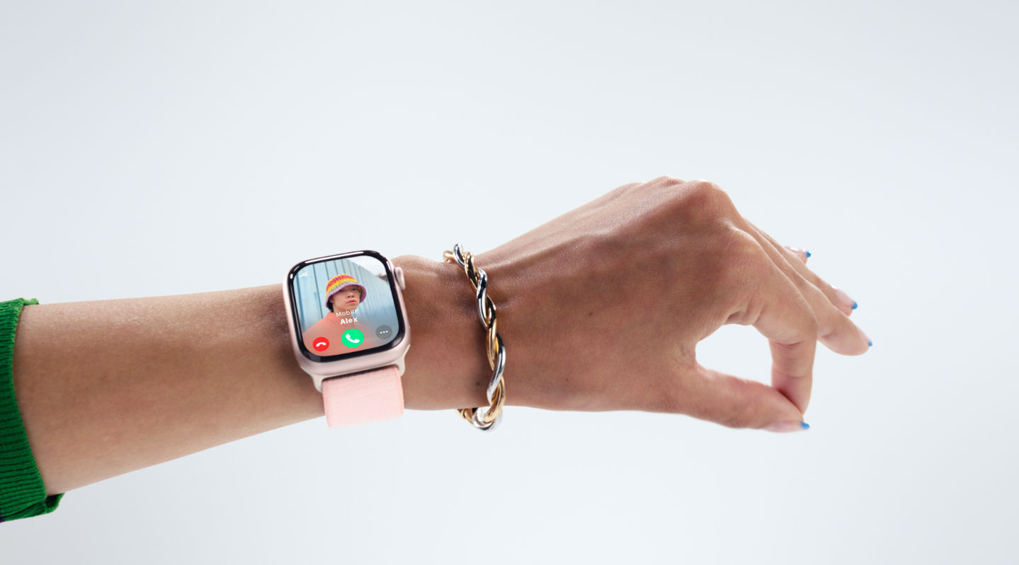 Apple Watch Series 9 First Look: Double Tap Gesture, Faster