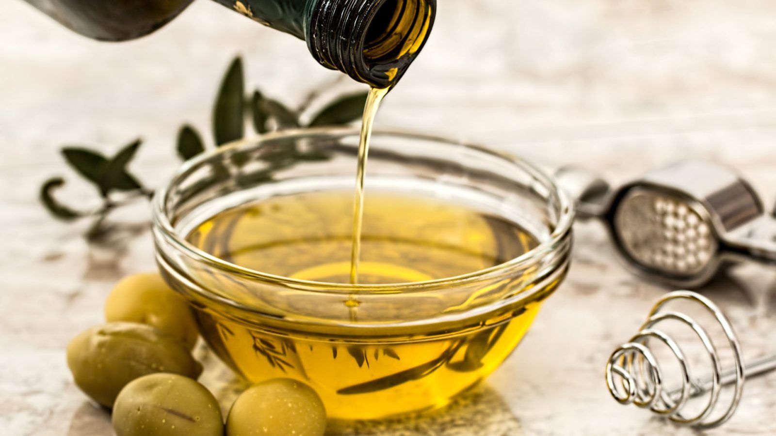 Tresses’ treasure trove: Best homemade oils for lush hair growth