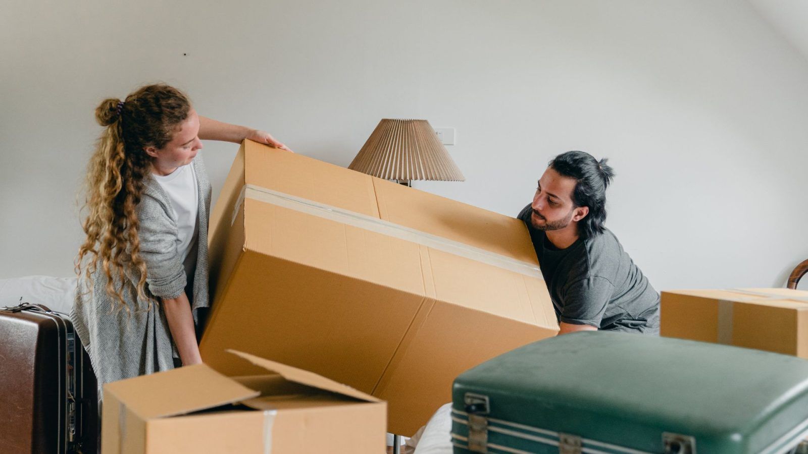 8 Packing Supplies You Need for Stress-free Moving (2024)