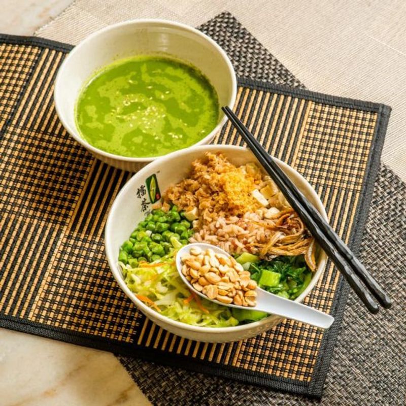 Tathunder Tea Rice Gems in Singapore's Lau Pa Sat: 16 spots to try for the best food