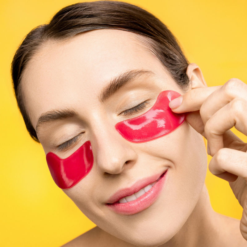 Remove under-eye dark circles and puffiness with these DIY masks