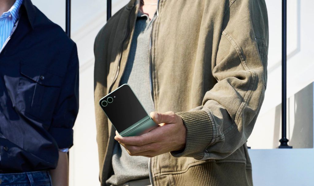 Unfolding Creativity: A first look at the Samsung Galaxy Z Flip 6