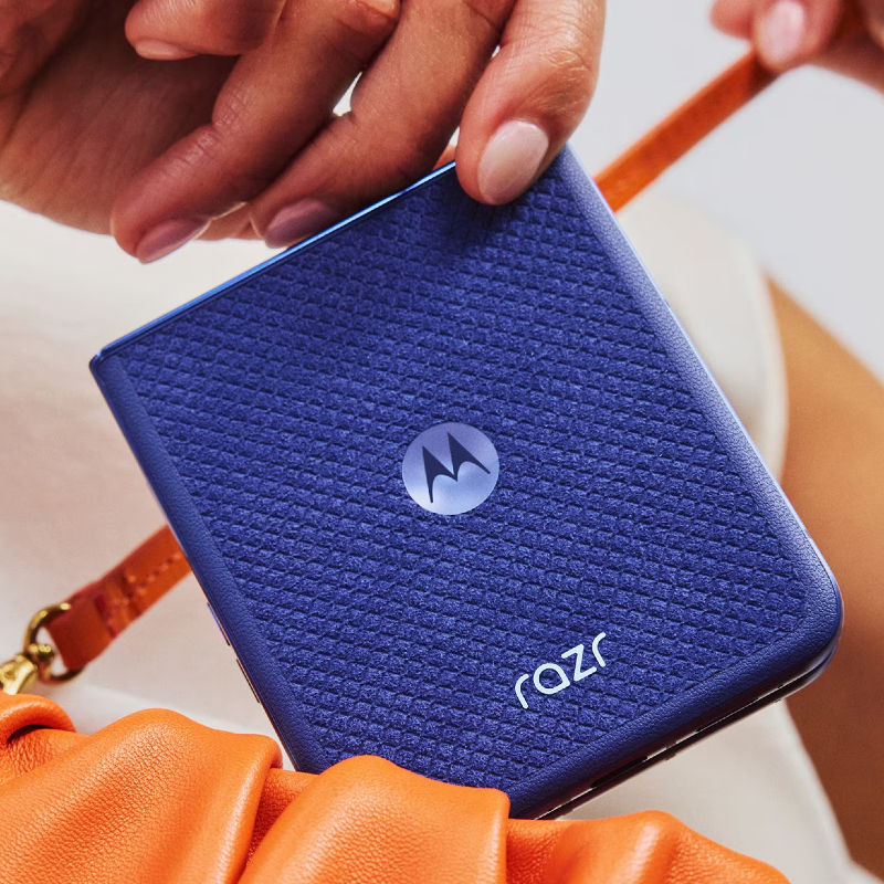 When Nostalgia Meets Innovation: An in-depth look at the Motorola Razr 70 Ultra