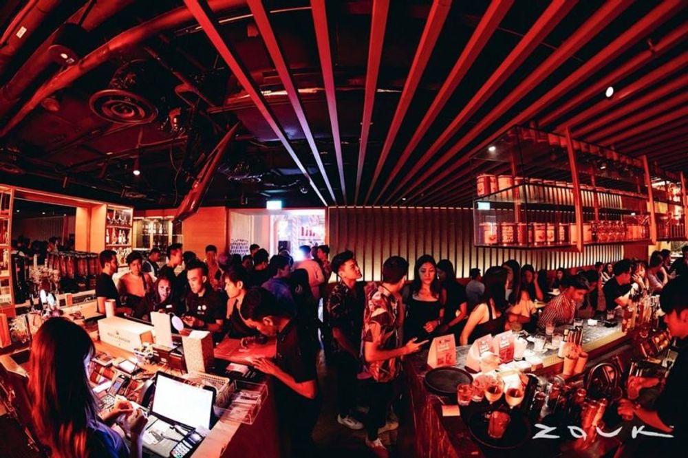 8 best bars in Clarke Quay Singapore for a wild night out