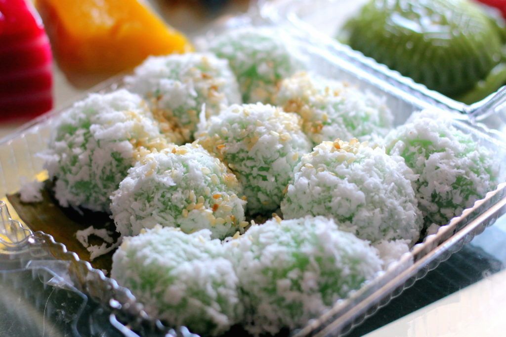 Where to get the best ondeh ondeh in Singapore