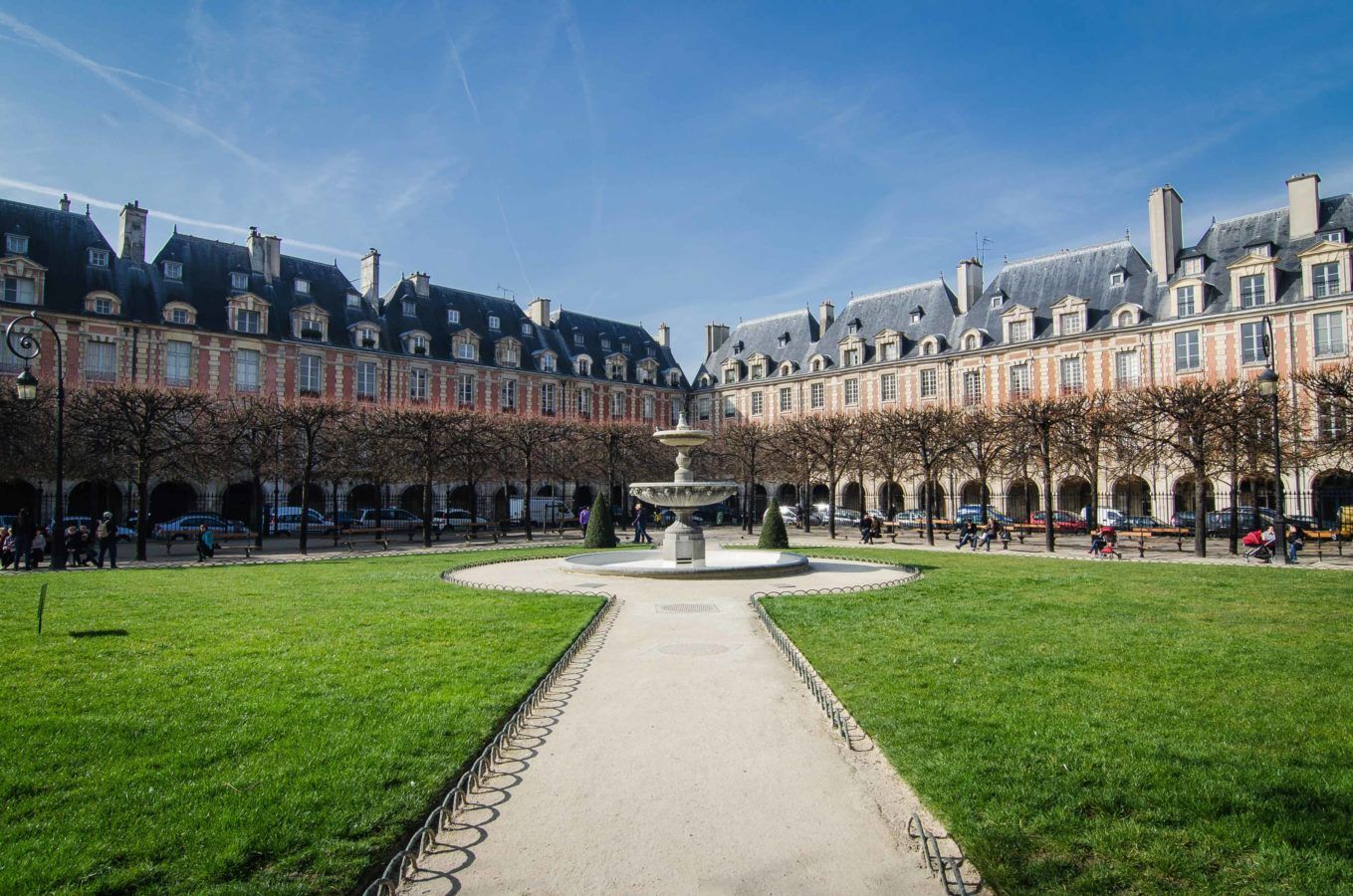 Your Guide To Le Marais, Paris' Most Storied Neighbourhood