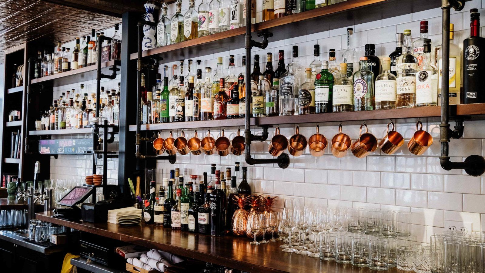 Tips & tricks for your home bar