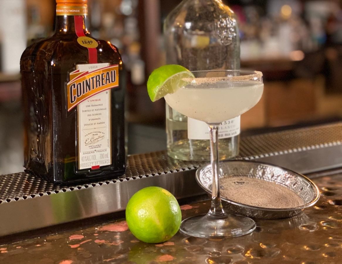 How to Make a Margarita Cocktail with Triple Sec - Cointreau US