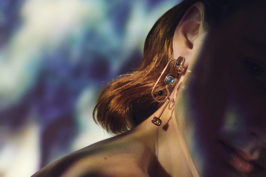 À l’écoute mono earring in rose gold with quartz, tourmaline, topaz and black jade. (Photo credit: Hermes)