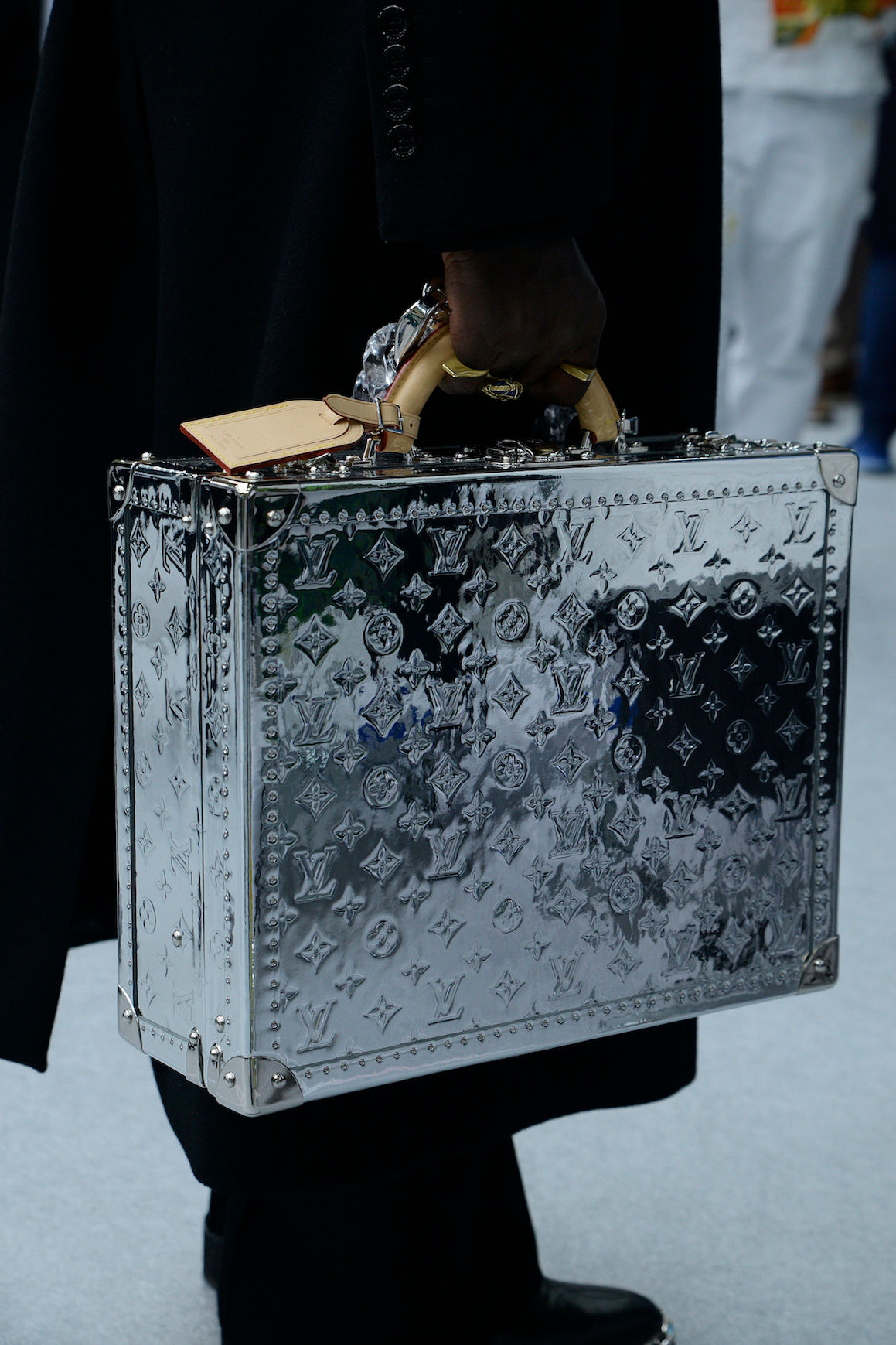 Louis Vuitton on X: #LouisVuitton Ambassador and @bts_bighit member #RM  carries a silver metallic bag from the collection at @VirgilAbloh's  #LVMenFW21 fashion show in Seoul. Watch now on Twitter or   #BTS