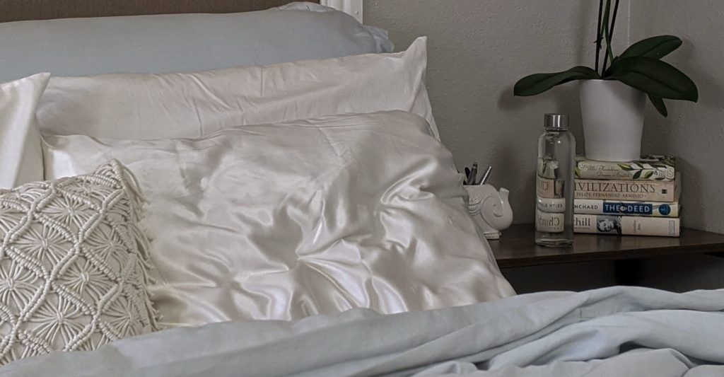 These silk pillowcases will guarantee you a good night’s sleep