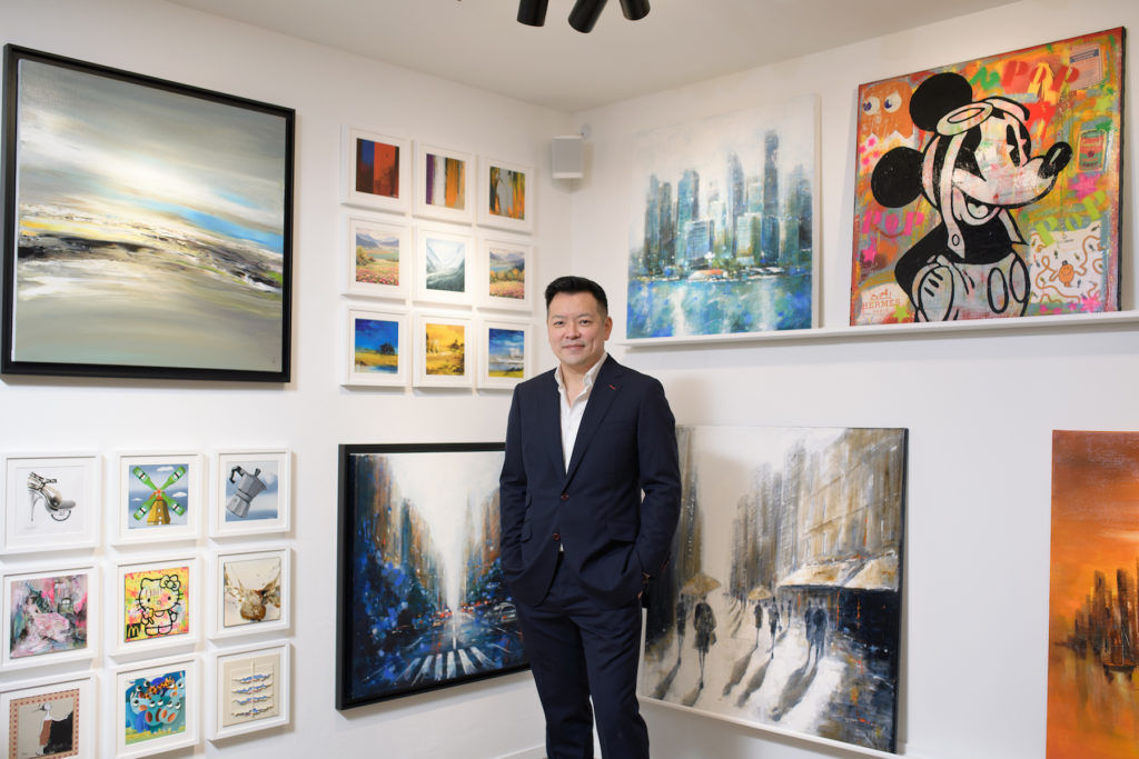 Want to spruce up your home with art? Carré d’artistes has just the thing