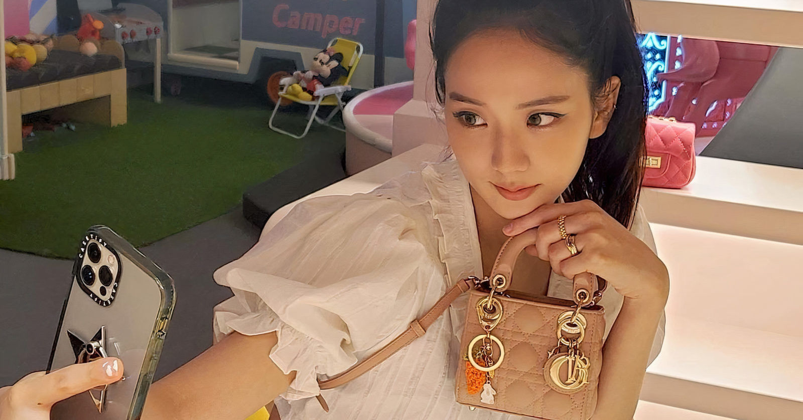 How much is Ji Soo of Blackpink's new Dior Micro Bag? Price in