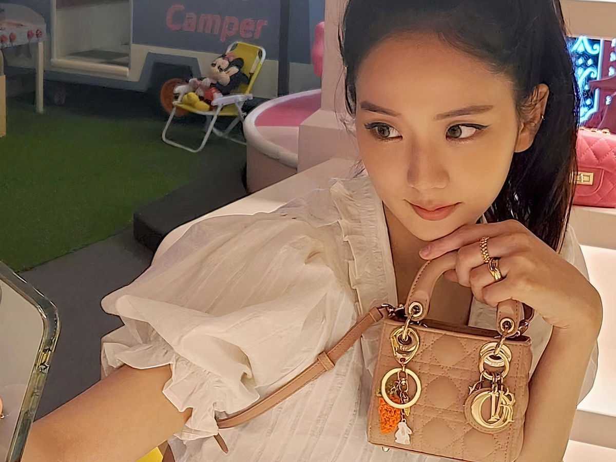 A closer look at Blackpink's Jisoo and her Dior bag collection