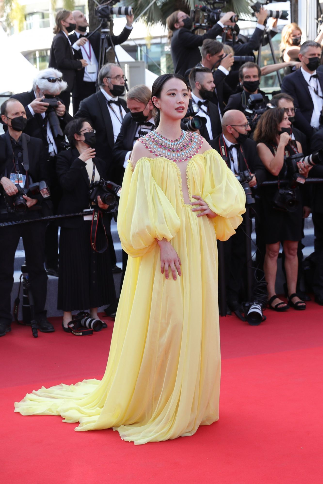 Bella Hadid Wows In Chopard's Red Carpet High Jewellery At Cannes Film  Festival 2021