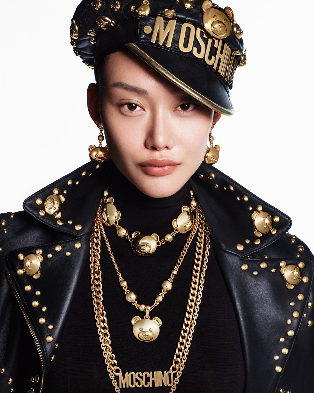 Moschino revives its Bijoux collection with chains and teddy bear charms