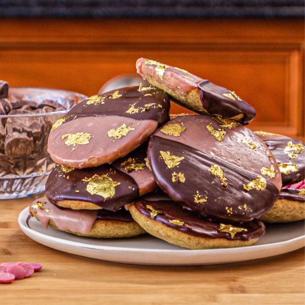 Recipe: the black and white cookie — with a pretty twist