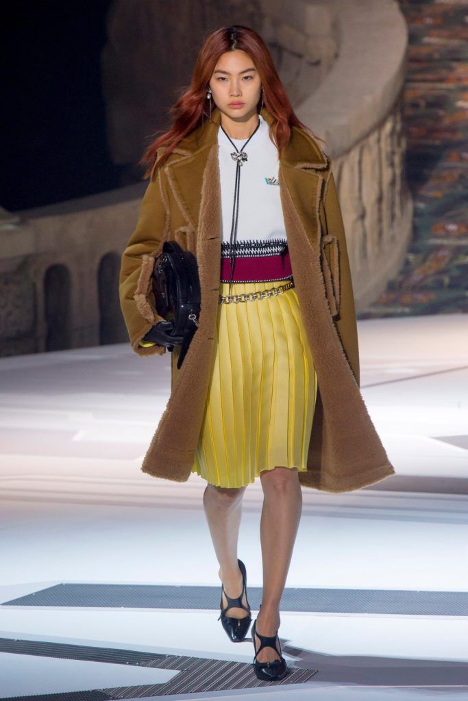 HoYeon Jung walks the runway for Louis Vuitton Womenswear Fall-Winter  2022-2023 show during Paris