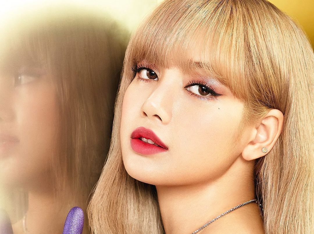 Blackpink's Lisa is set to release her first collection with MAC Cosmetics