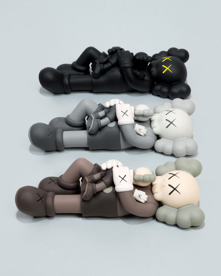 KAWS holiday JAPAN 9.5 Vinyl Figures 人気No.1 - www