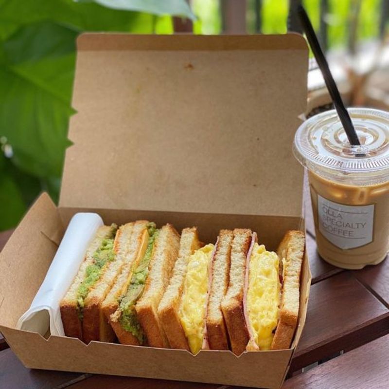 7 best cafes in Clementi for weekend brunch, coffee, and desserts