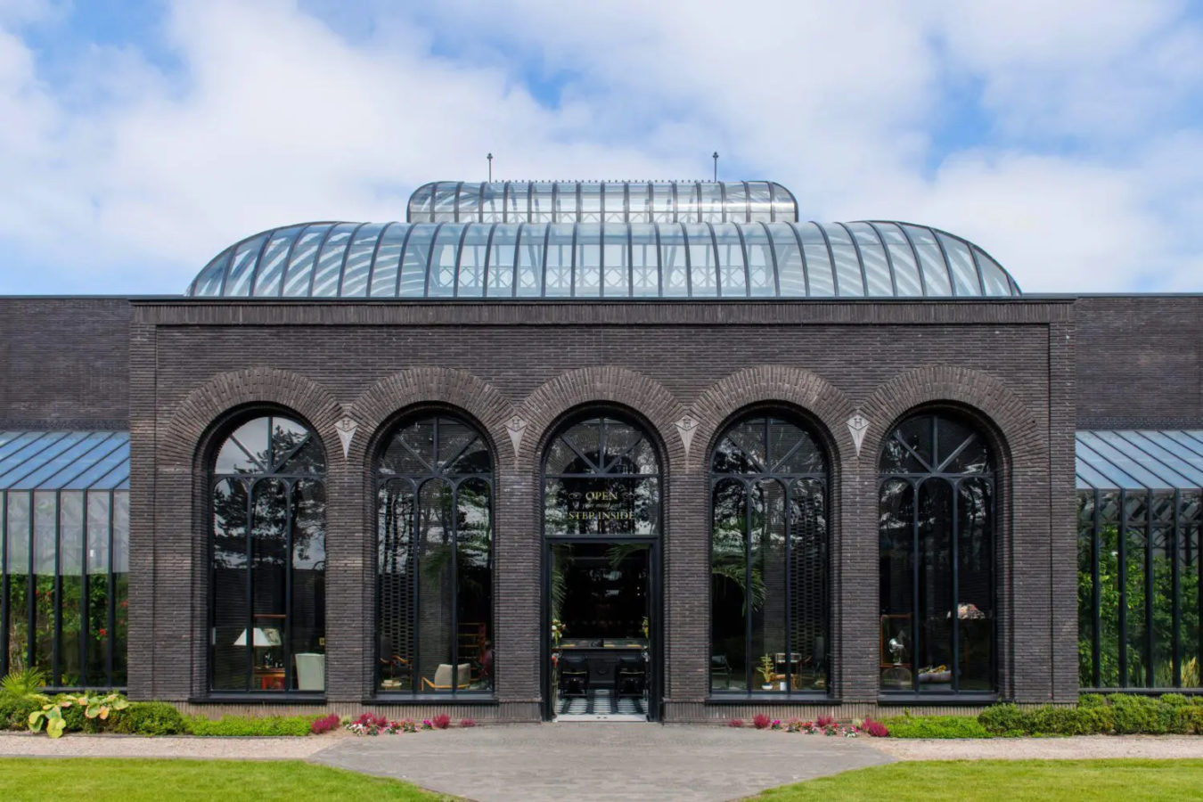 Hendrick’s Neptunia gin pays homage to the mysterious deep blue seas