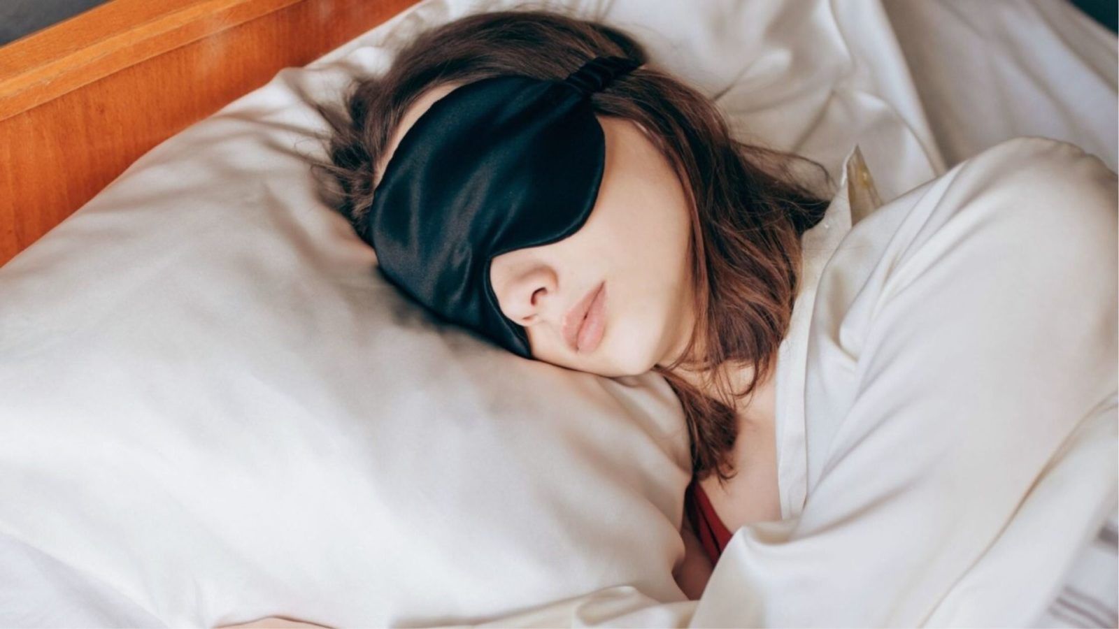 Does sleeping on a silk pillowcase really lead to better hair days?