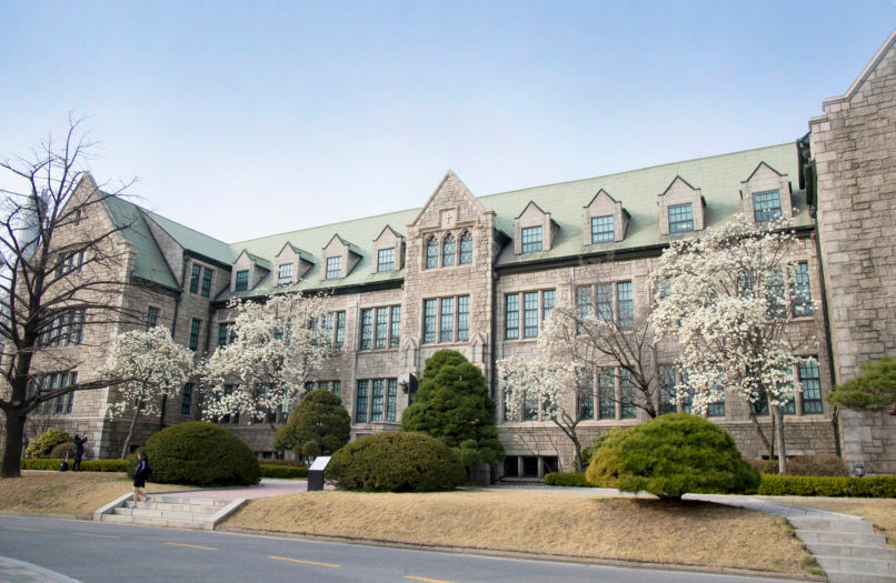 Livestream Watch Dior's first ever runway show in South Korea here